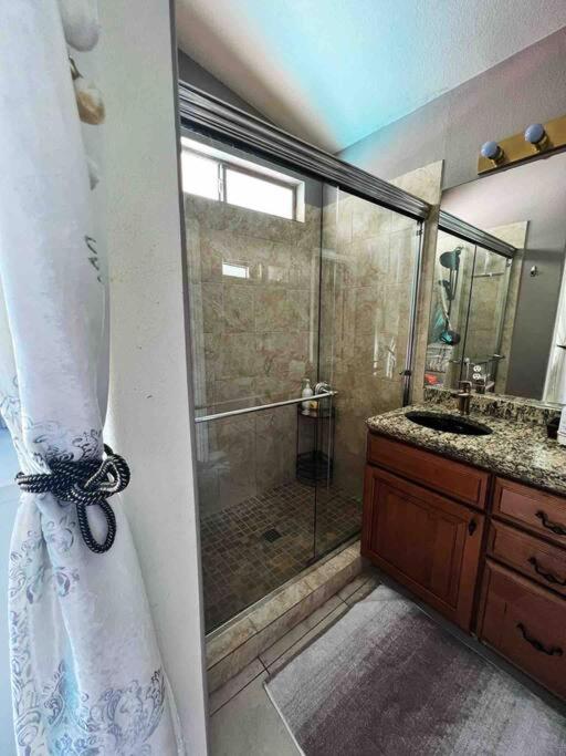 라스베이거스 Amazing Heated Pool And Private Hot Tub 3Br In Heart Of Lv 빌라 외부 사진
