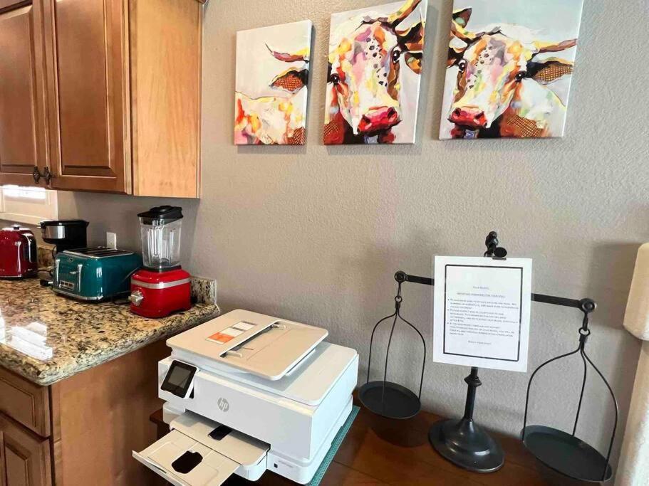 라스베이거스 Amazing Heated Pool And Private Hot Tub 3Br In Heart Of Lv 빌라 외부 사진