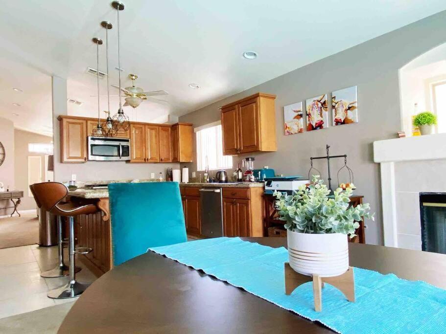 라스베이거스 Amazing Heated Pool And Private Hot Tub 3Br In Heart Of Lv 빌라 외부 사진
