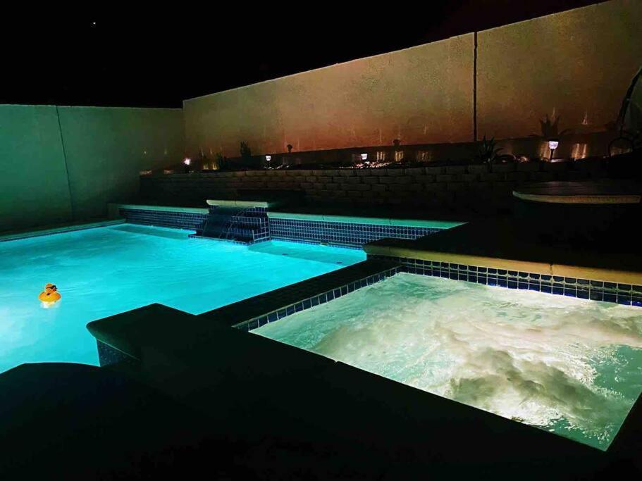 라스베이거스 Amazing Heated Pool And Private Hot Tub 3Br In Heart Of Lv 빌라 외부 사진